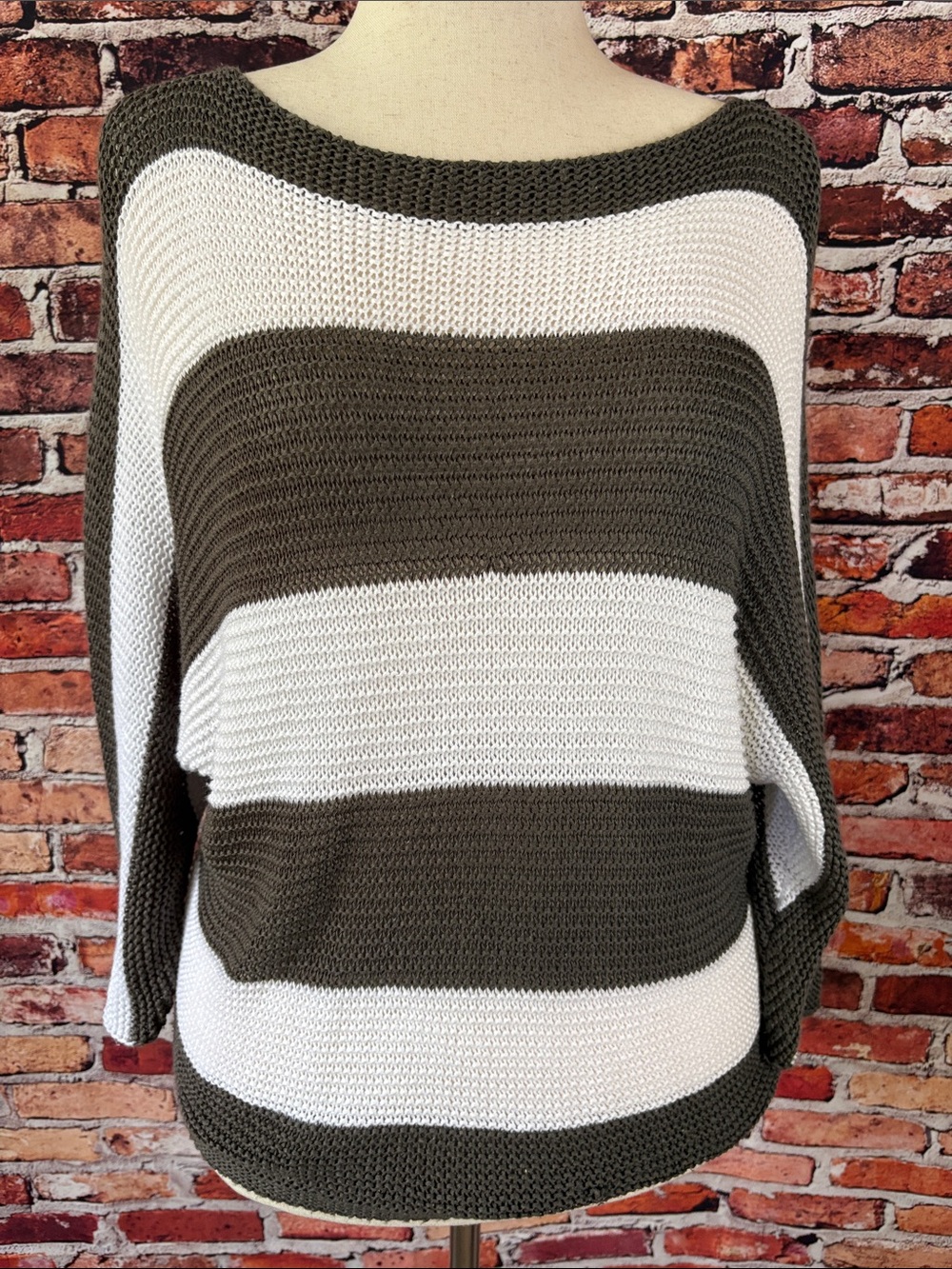 Carina Ricci Gray & White Dolman Bold Striped Open Knit Sweater Size Large